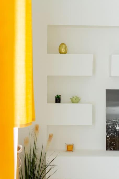Bright Design Riverside Studio By Nw Budapest Bagian luar foto